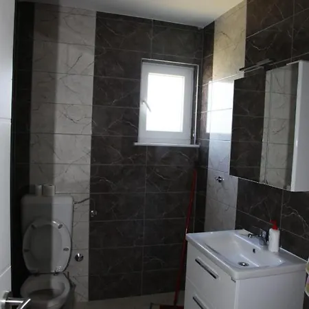 Saraj Villa *