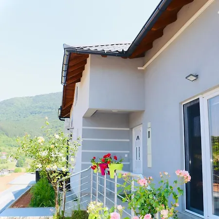 Villa Saraj With Swimming Pool & Jacuzzi Near Sarajevo