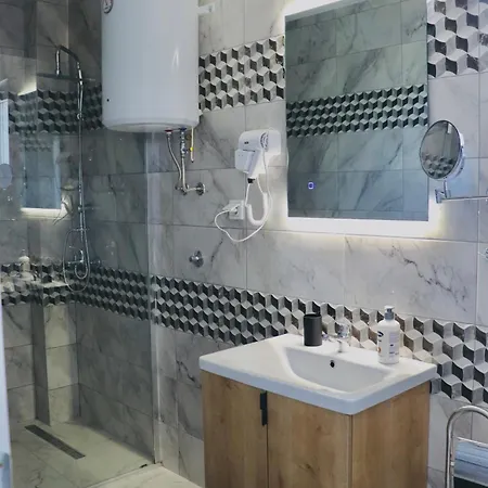 Saraj With Swimming Pool & Jacuzzi Near *