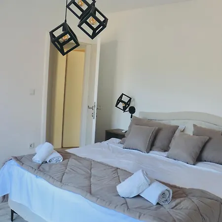 Villa Saraj With Swimming Pool & Jacuzzi Near Sarajevo