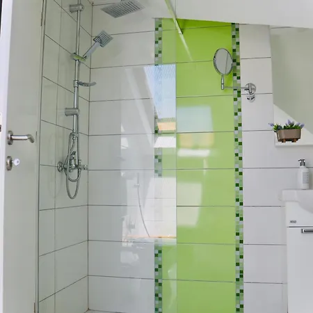 Saraj With Swimming Pool & Jacuzzi Near *