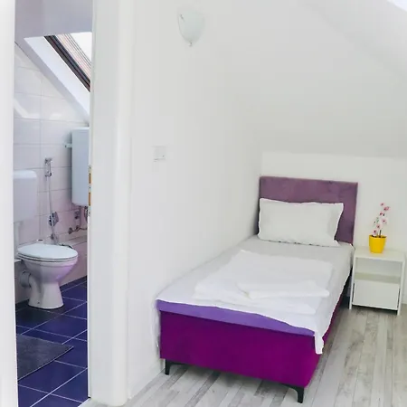 Saraj With Swimming Pool & Jacuzzi Near *