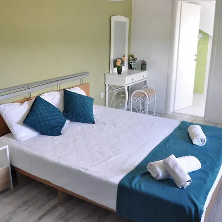 Villa Saraj With Swimming Pool & Jacuzzi Near Sarajevo