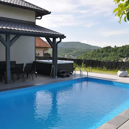 Villa Saraj With Swimming Pool & Jacuzzi Near