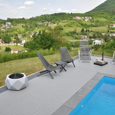Saraj With Swimming Pool & Jacuzzi Near Villa *