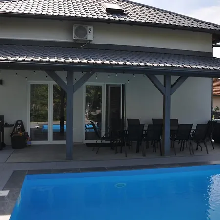 Saraj With Swimming Pool & Jacuzzi Near *